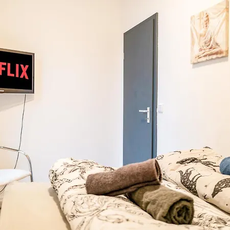 #221 Moderne Im Herzen Von