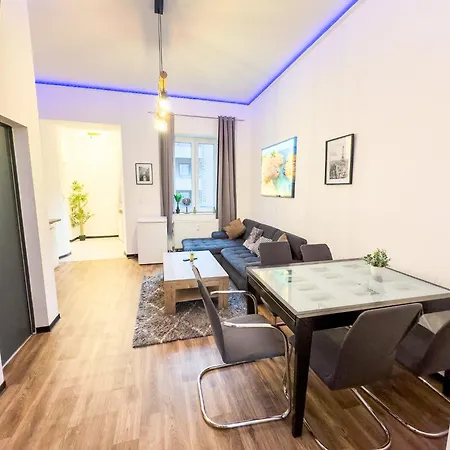 #221 Moderne Im Herzen Von